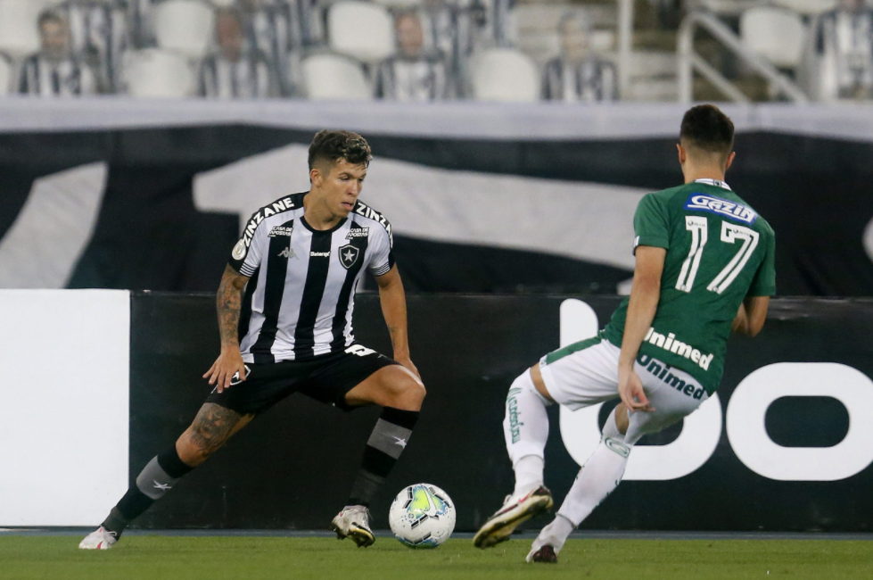 Goiás enfrenta o já rebaixado Botafogo em busca de escapar do Z-4
