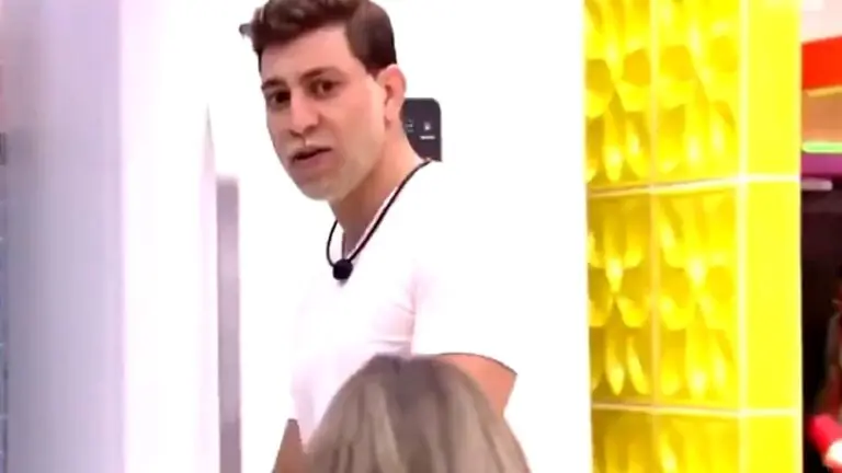 BBB21: Caio diz que já colocou ovo fervendo na boca de cachorro e revolta a web