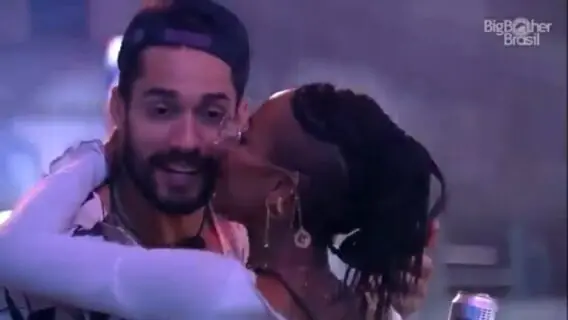 BBB21: Karol Conká é acusada de assédio em festa; veja vídeo