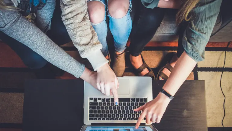 Cursos de educação financeira online que valem a pena