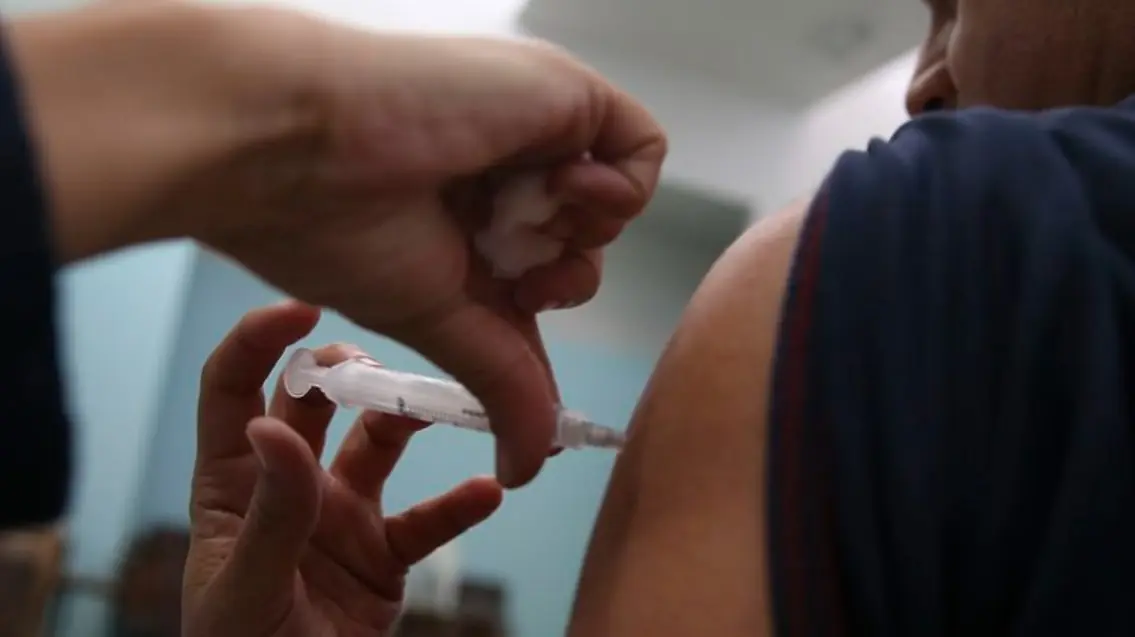 vacina demissão justa causa