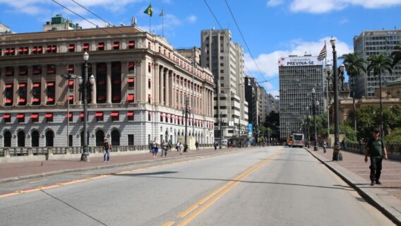 Saiba o que que funciona ou não no feriado de carnaval em SP