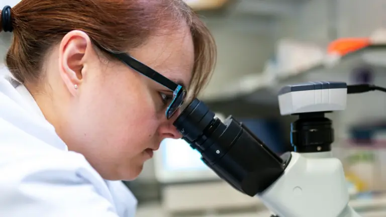 Covid: planos de saúde têm de autorizar de imediato exame