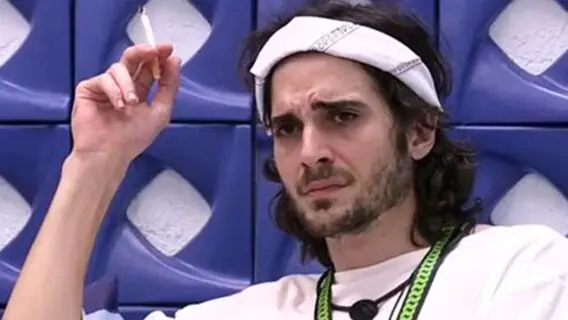 BBB21: quantidade de cigarros de Fiuk choca os fãs; veja o vídeo