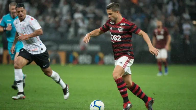 Veja a escalação de Flamengo e Corinthians de hoje (14/02)
