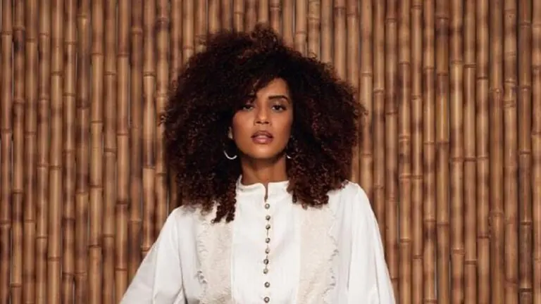 Franja cacheada: dicas, cuidados e muitas fotos para inspirar