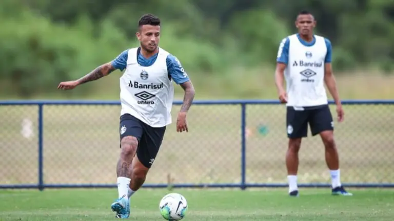 Jogos de hoje na TV: confira as partidas de futebol desta segunda (08)