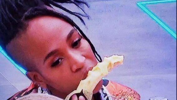 BBB21: Karol Conká explica porque come banana de forma diferente