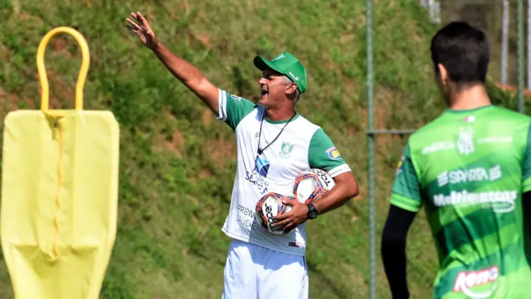 Quem é o novo técnico do Vasco da Gama? Conheça Lisca Doido