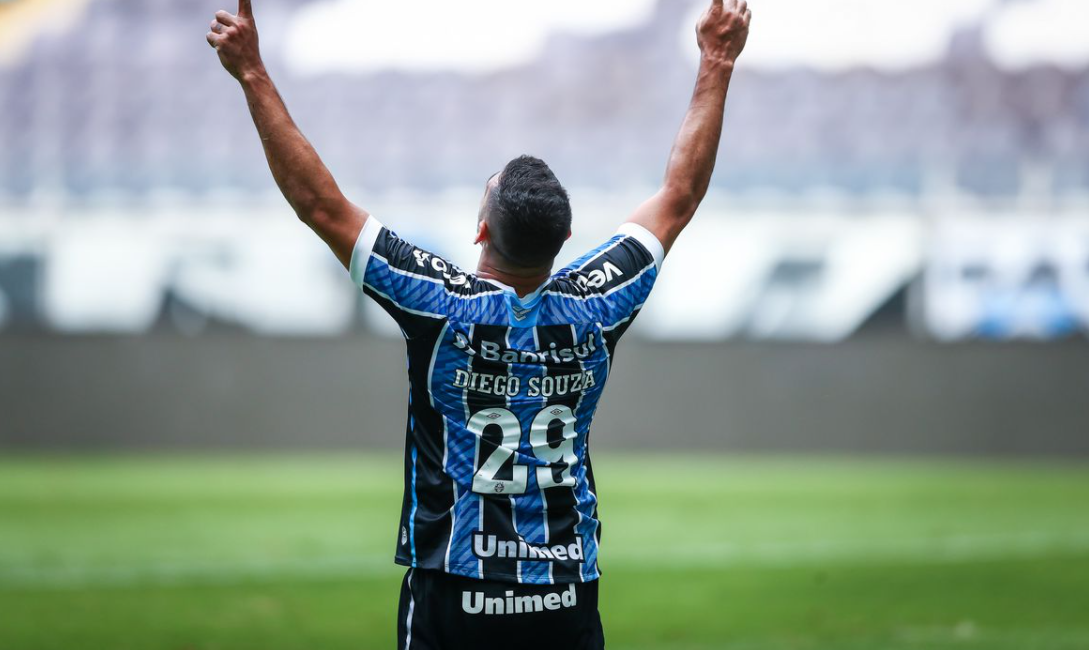 Diego Souza é um dos candidato a Bola de Ouro da Copa do Brasil