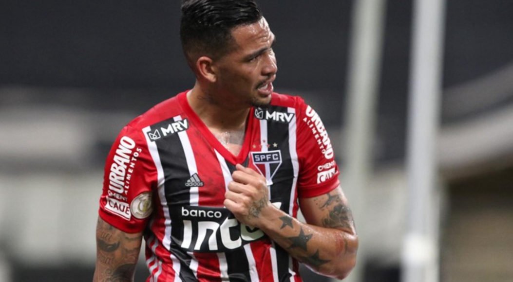 São Paulo perdeu chance de se garantir direto na Libertadores, ao perder para o Botafogo