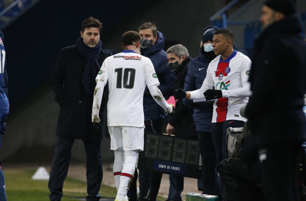 Neymar se machuca Champions League