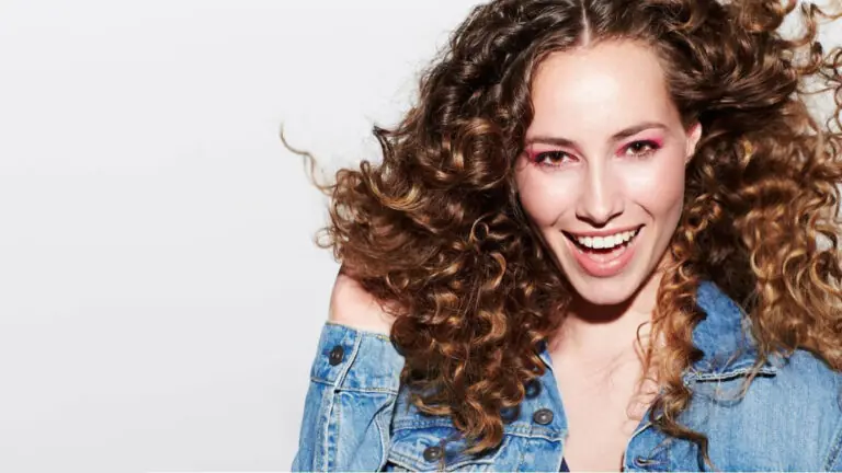 Óleo capilar: descubra para que serve e como usar