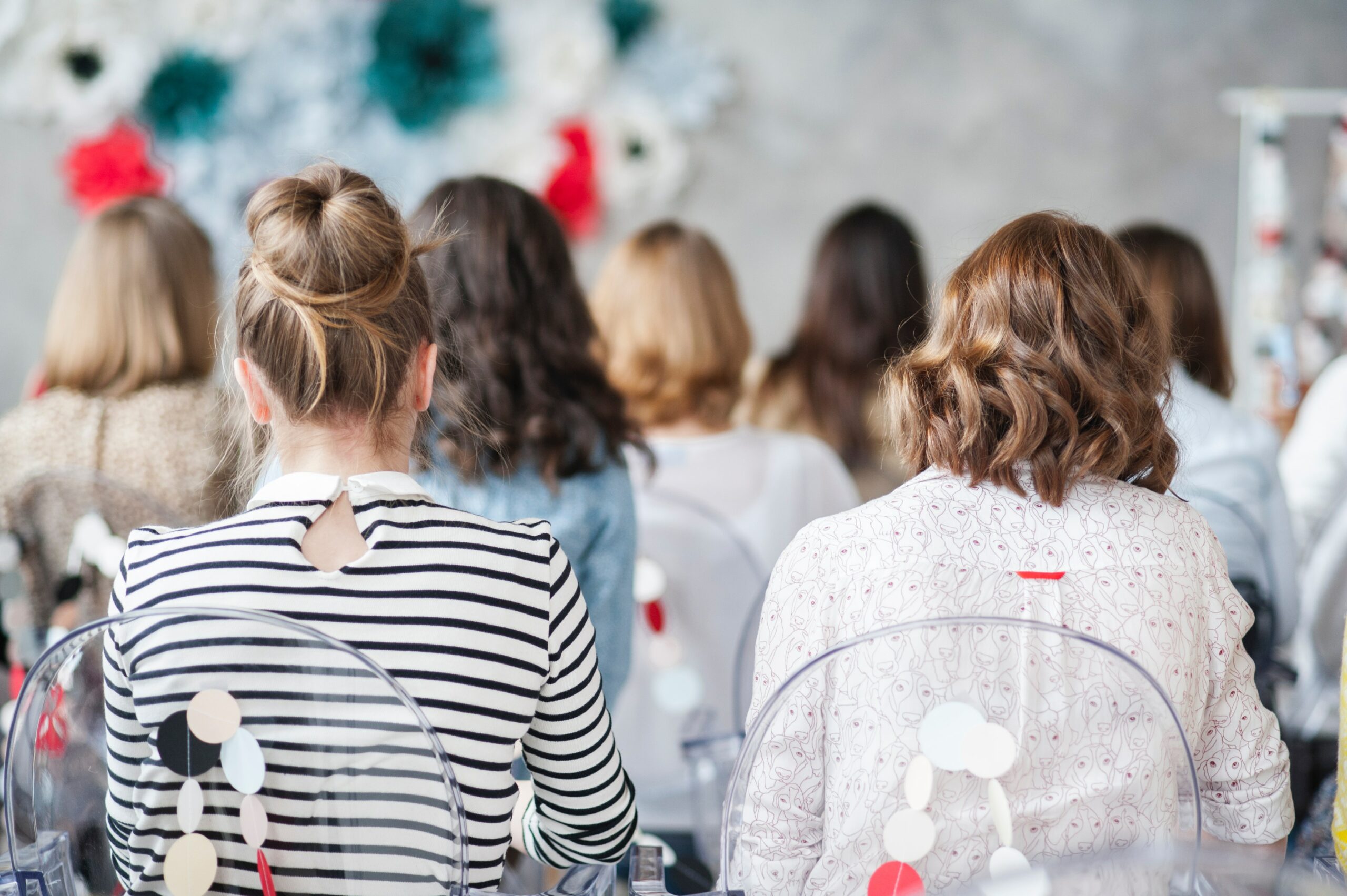 Imagem mostra mulher em Curso do Google de empreendedorismo feminino