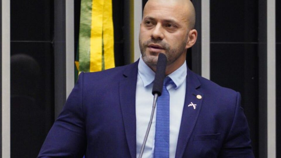 Imagem mostra o deputado Daniel SIlveira