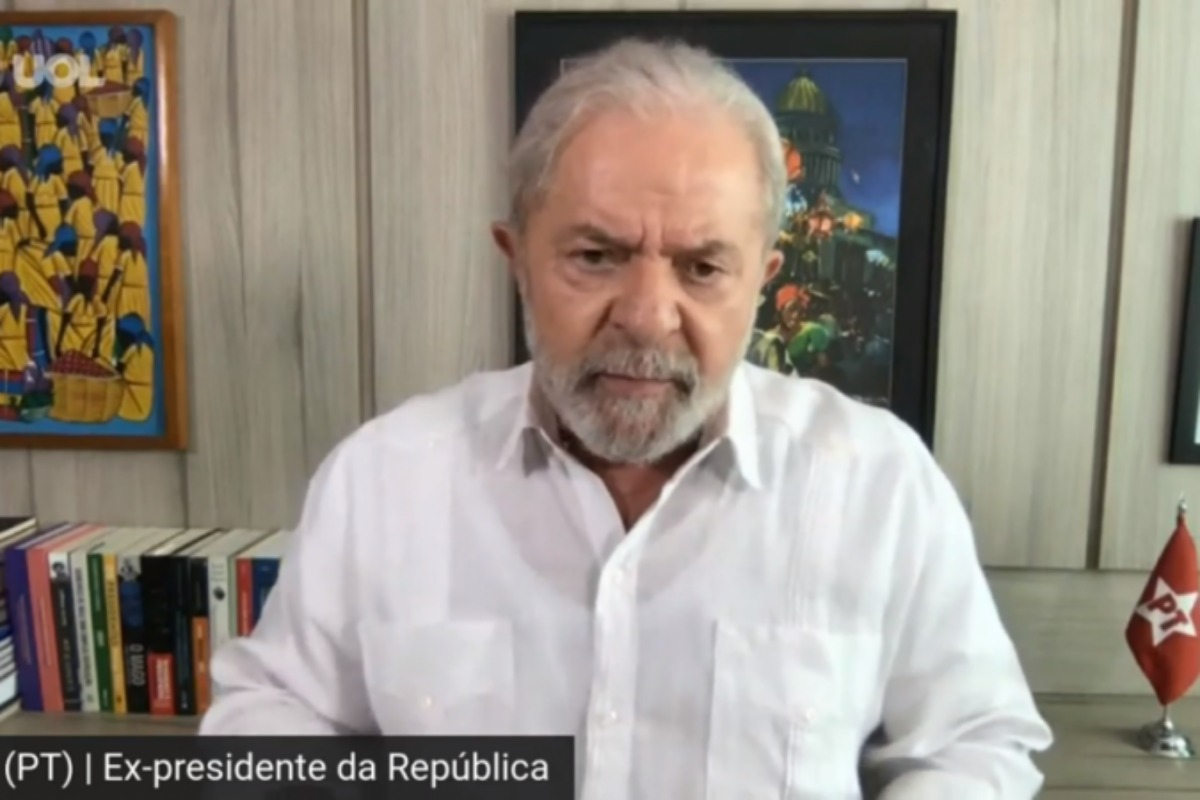 Foto capturada mostra ex-presidente Lula. Na coversa ele discute sobre ser candidato ou não em 2022