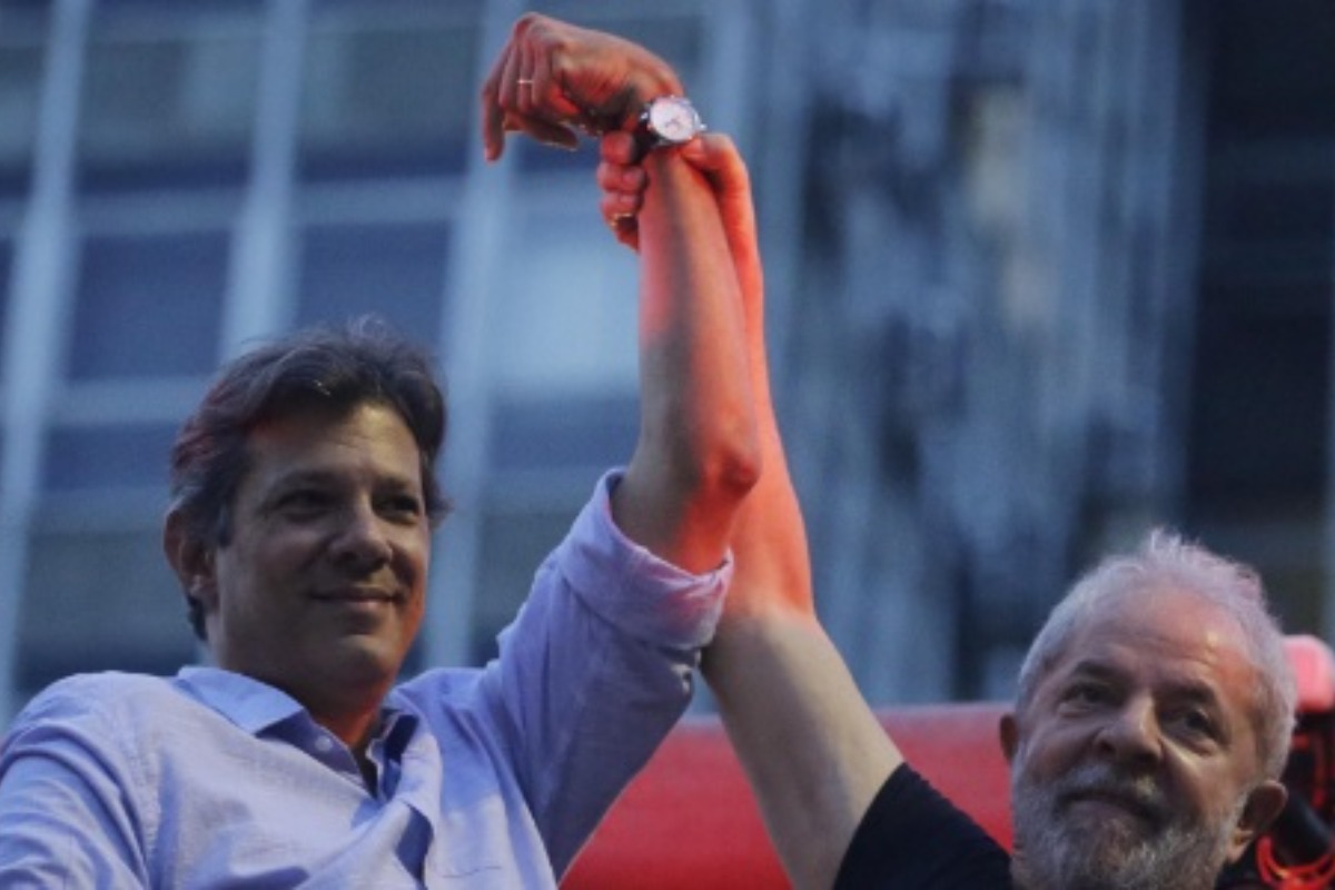 Imagem mostra Fernando Haddad (esquerda) e Lula (direita): quem será candidato em 2022²