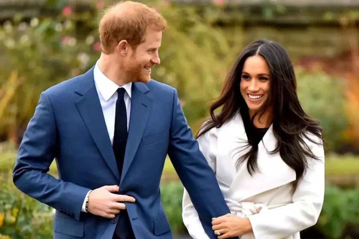 Imagem mostra Meghan Markle e príncipe Harry, agora ex-integrantes da família real