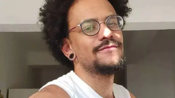 BBB21: Saiba quem é o namorado de João Luiz