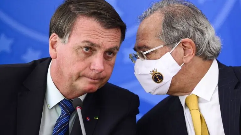 Ibovespa recua 1% com trocas no ministério de Paulo Guedes