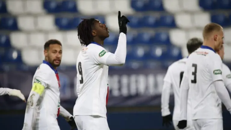 PSG vence Caen e avança na Copa da França, mas Neymar sai lesionado