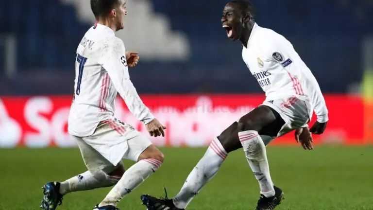 Com um a mais, Real Madrid vence Atalanta e abre vantagem; veja o gol