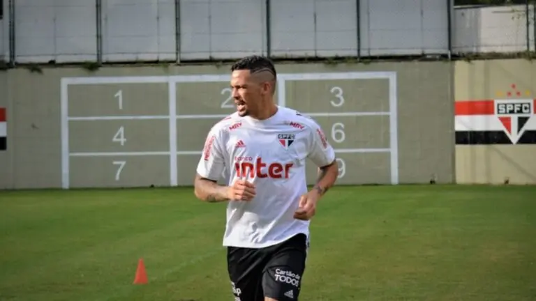 Jogos de hoje na TV: confira as partidas de futebol deste domingo (28)