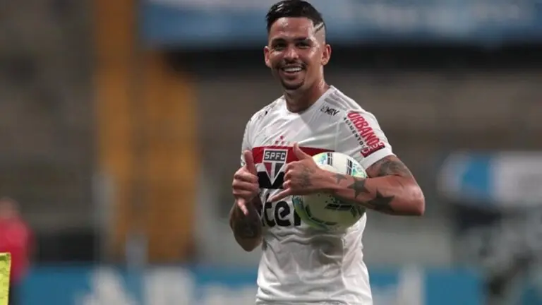 Jogos de hoje na TV: confira as partidas de futebol desta sexta (19)