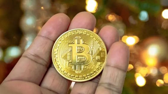 Bitcoin tem leve queda, mas fixa suporte em US$ 38 mil