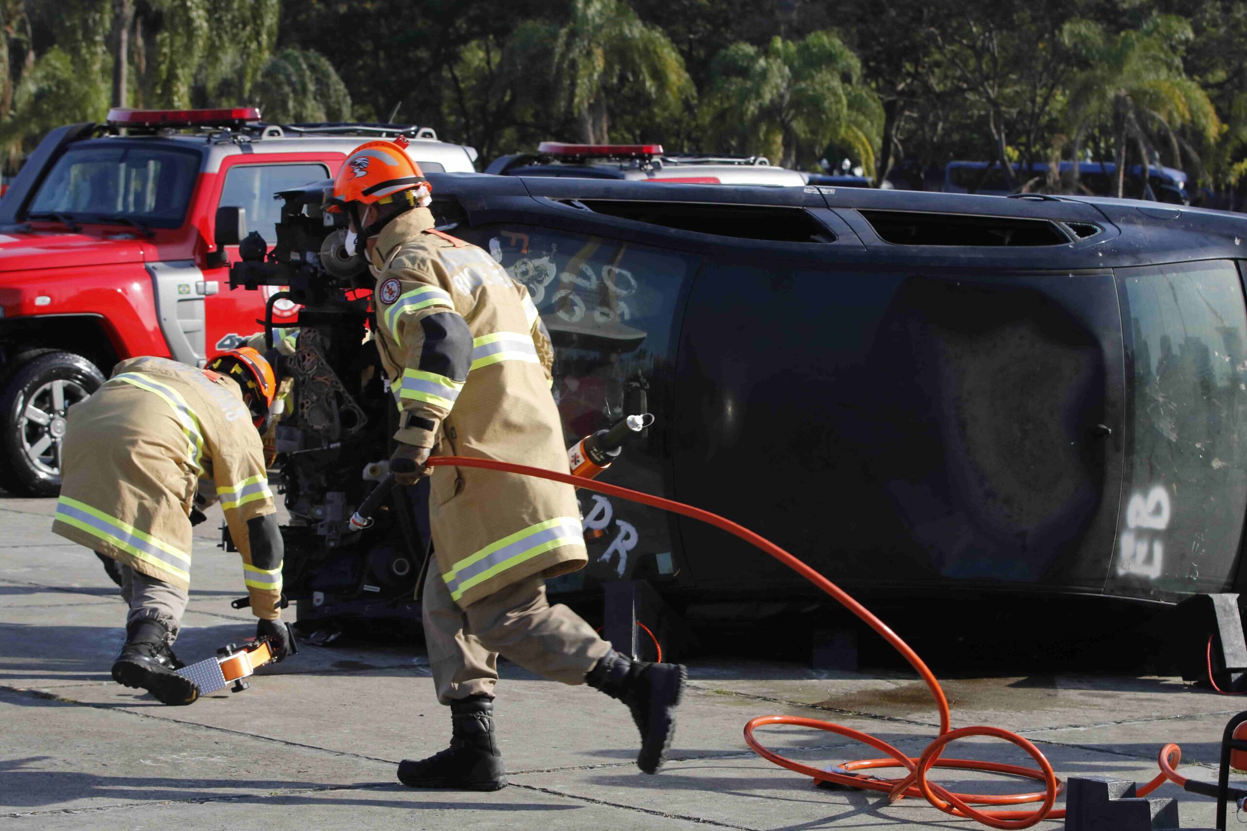 Simulação de resgate de vítima em acidente de trânsito