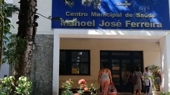 Xepa da vacina: pessoas tentam a sorte nos postos de saúde