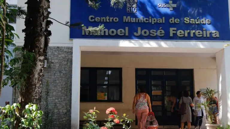 Xepa da vacina: pessoas tentam a sorte nos postos de saúde