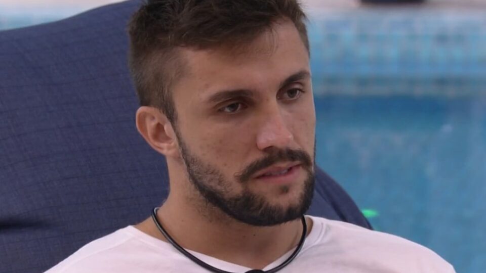 Arthur bbb21 conversa sobre Carla Diaz