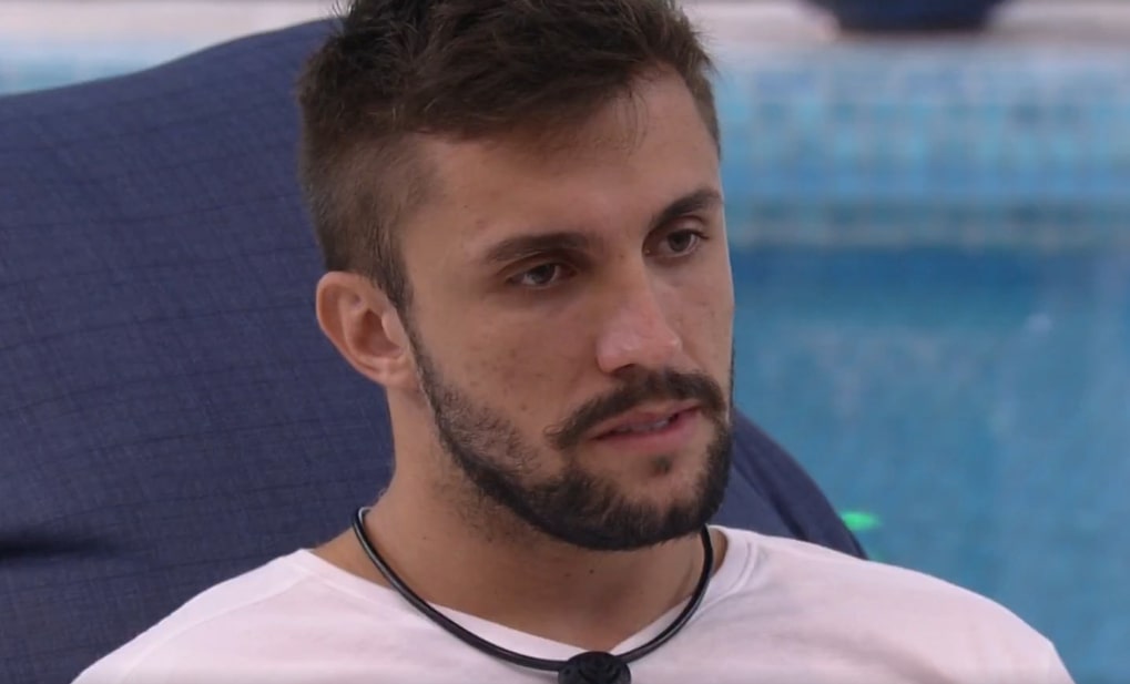 BBB21: Arthur revela que está apaixonado há seis anos
