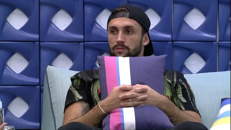 BBB21: Arthur se irrita com Carla Diaz: ‘Não me chama de meu bem’