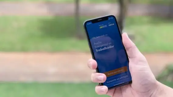 Veja como fazer a consulta do auxílio emergencial pelo celular