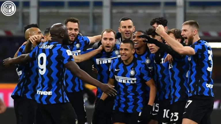 FOTOS: veja como ficou o novo escudo da Inter de Milão