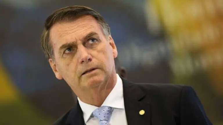 Popularidade digital de Bolsonaro cai enquanto Lula cresce