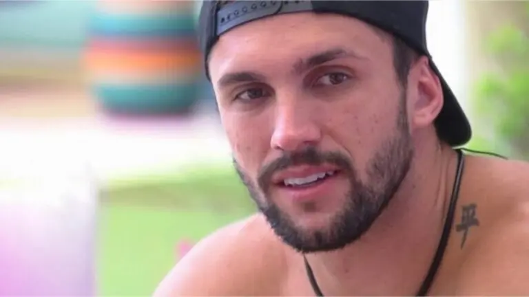 BBB21: Arthur faz comentário machista sobre Thaís e repercute na web
