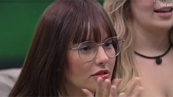 Almoço do Anjo BBB21: Thaís vê recado de irmã sobre Fiuk