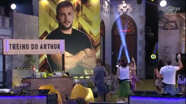 Festa do líder BBB21: veja as melhores fotos do ‘treino do Arthur’