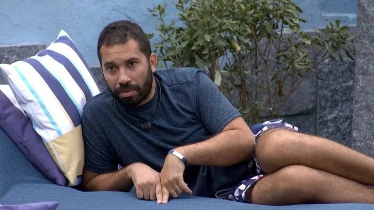 BBB21: Gil conta que psicóloga deu pista sobre paredão falso