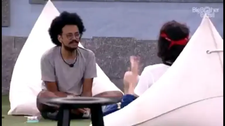 BBB21: João revela quanto ganha como professor de geografia