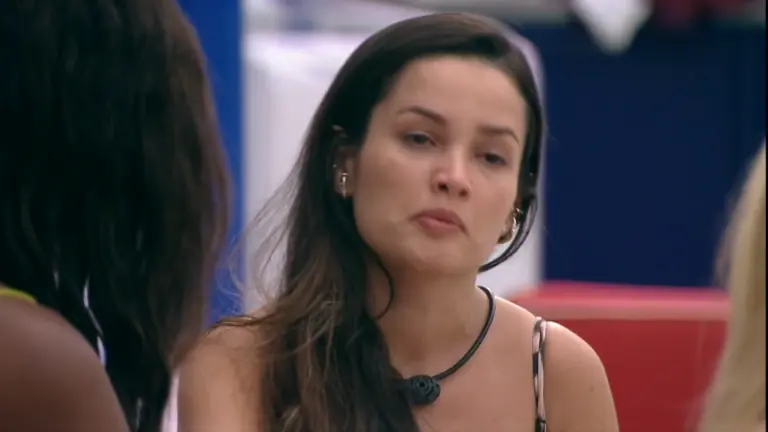 BBB21: Juliette se despede dos amigos e entrega lembranças