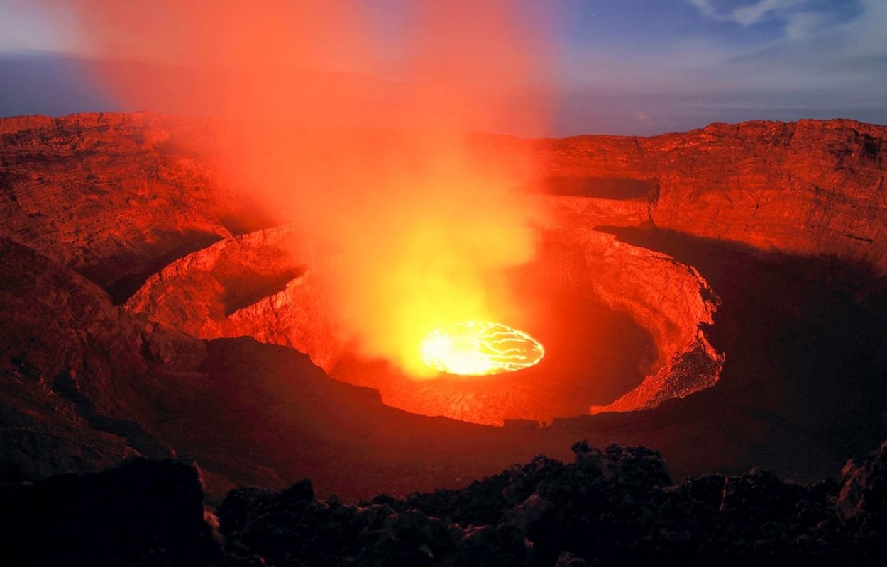 Monte Nyiragongo é um considerado o vulcão ativo mais perigoso do mundo. Foto Instituto de Investigação em Vulcanologia
