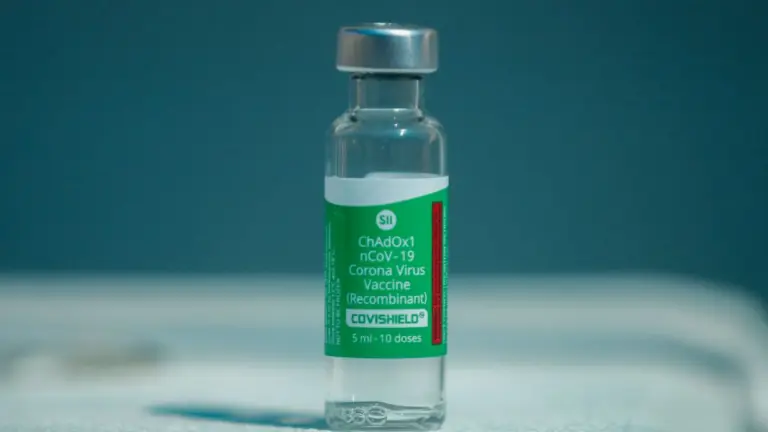 Covid: Alemanha aprova vacina AstraZeneca para maiores de 65 anos