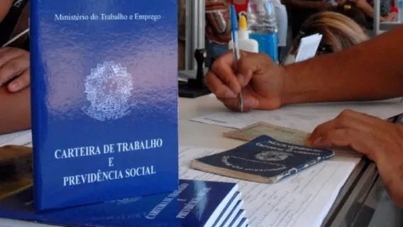 Desemprego no Brasil registrou taxa média de 13,5% em 2020