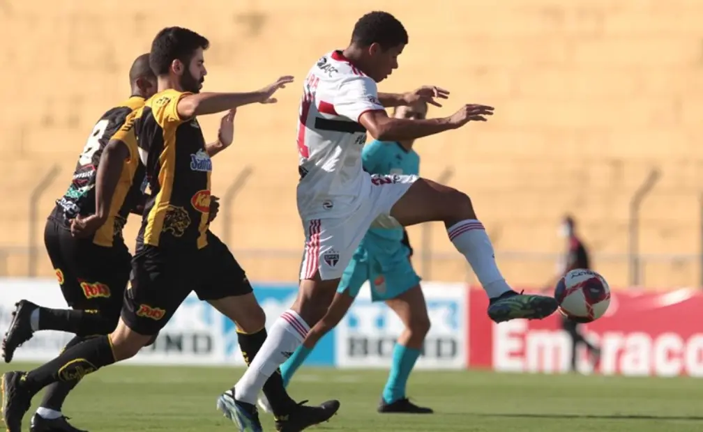 São Paulo sofreu seu único revés no Estadual, para o Novorizontino