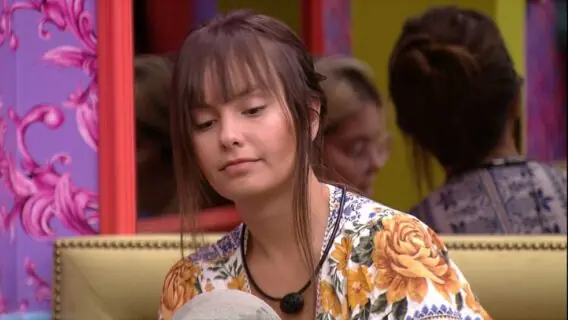 BBB21: Thaís desabafa sobre tamanho da testa