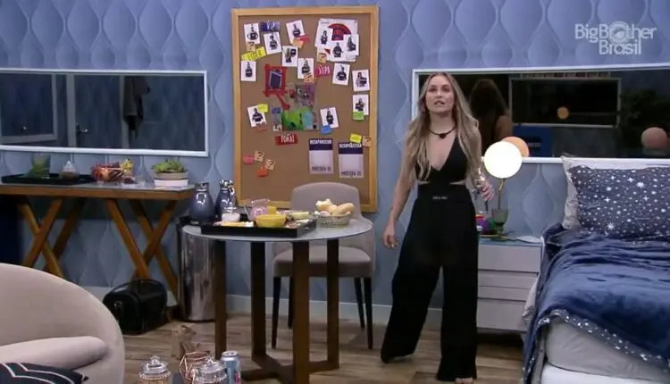 Carla Diaz voltando para casa depois do paredão falso do BBB21